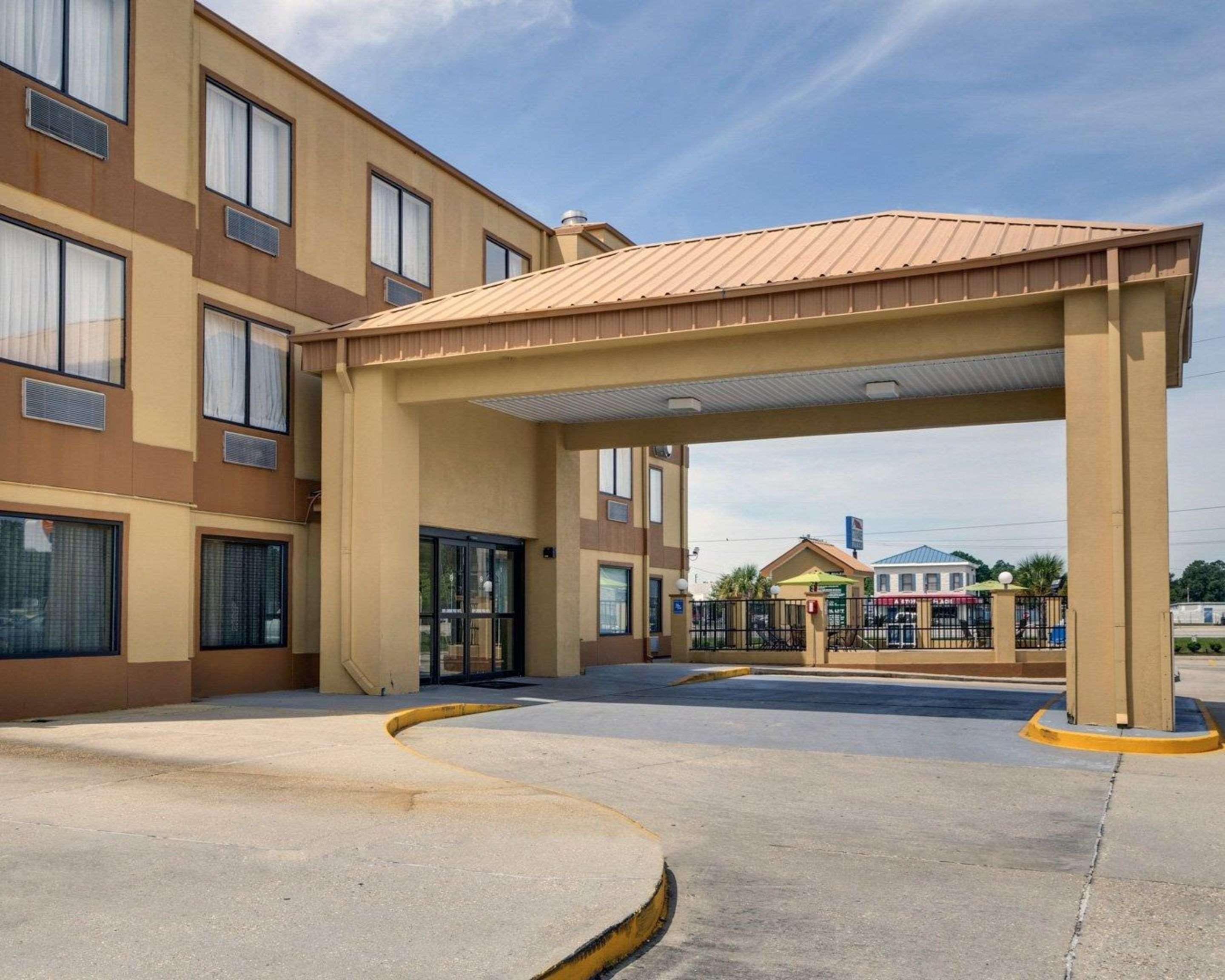 Quality Suites Baton Rouge East - Denham Springs Eksteriør billede