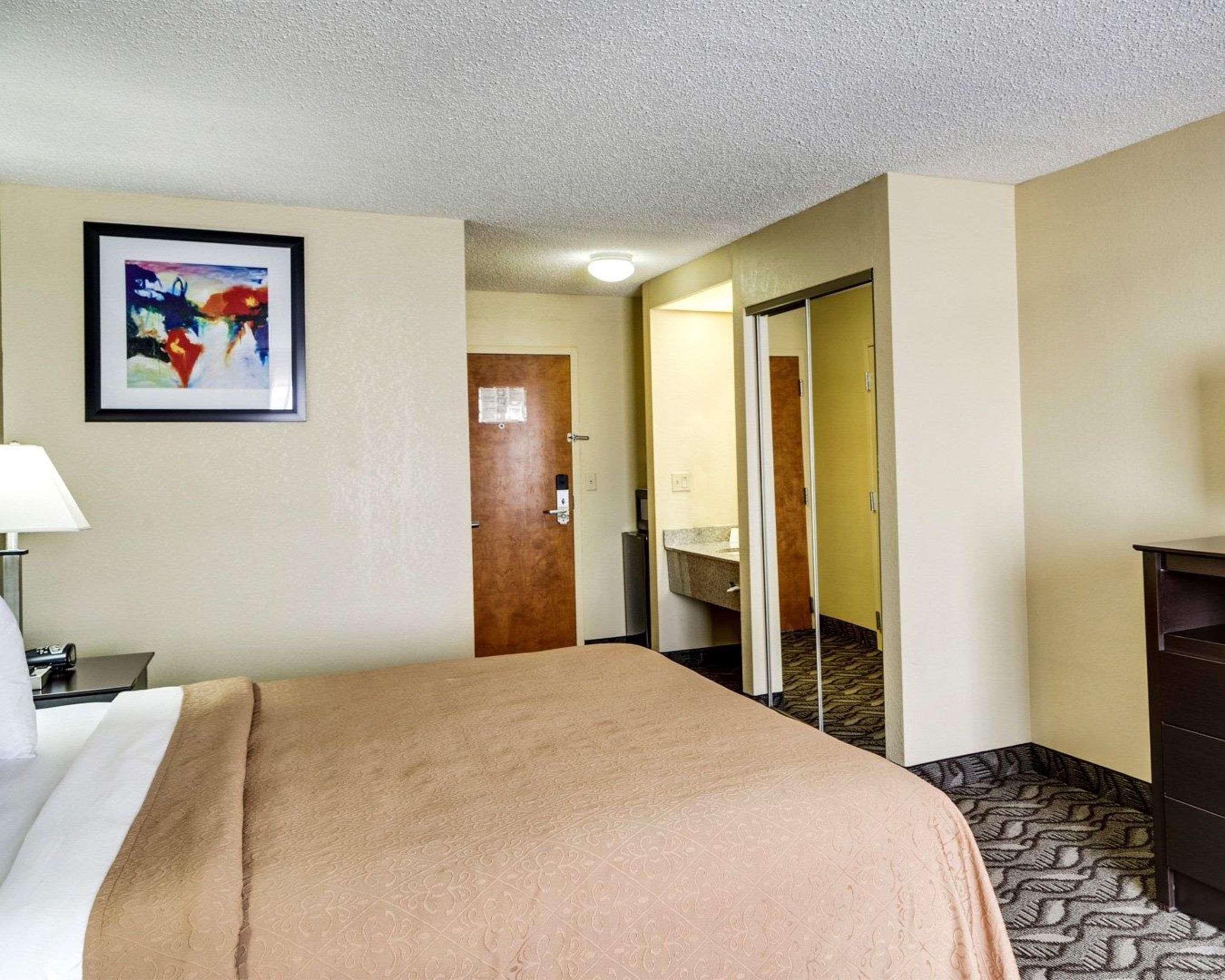 Quality Suites Baton Rouge East - Denham Springs Eksteriør billede