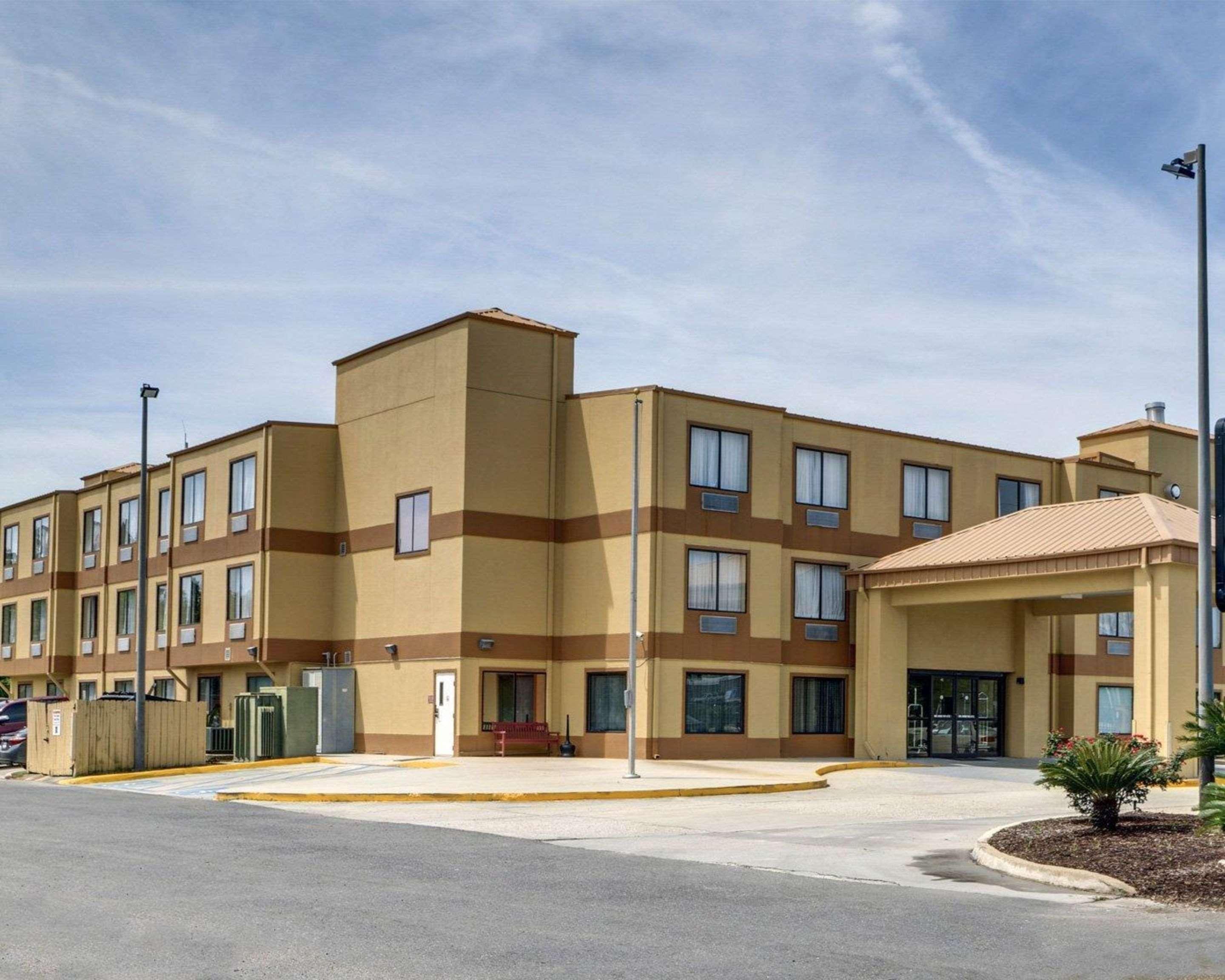 Quality Suites Baton Rouge East - Denham Springs Eksteriør billede