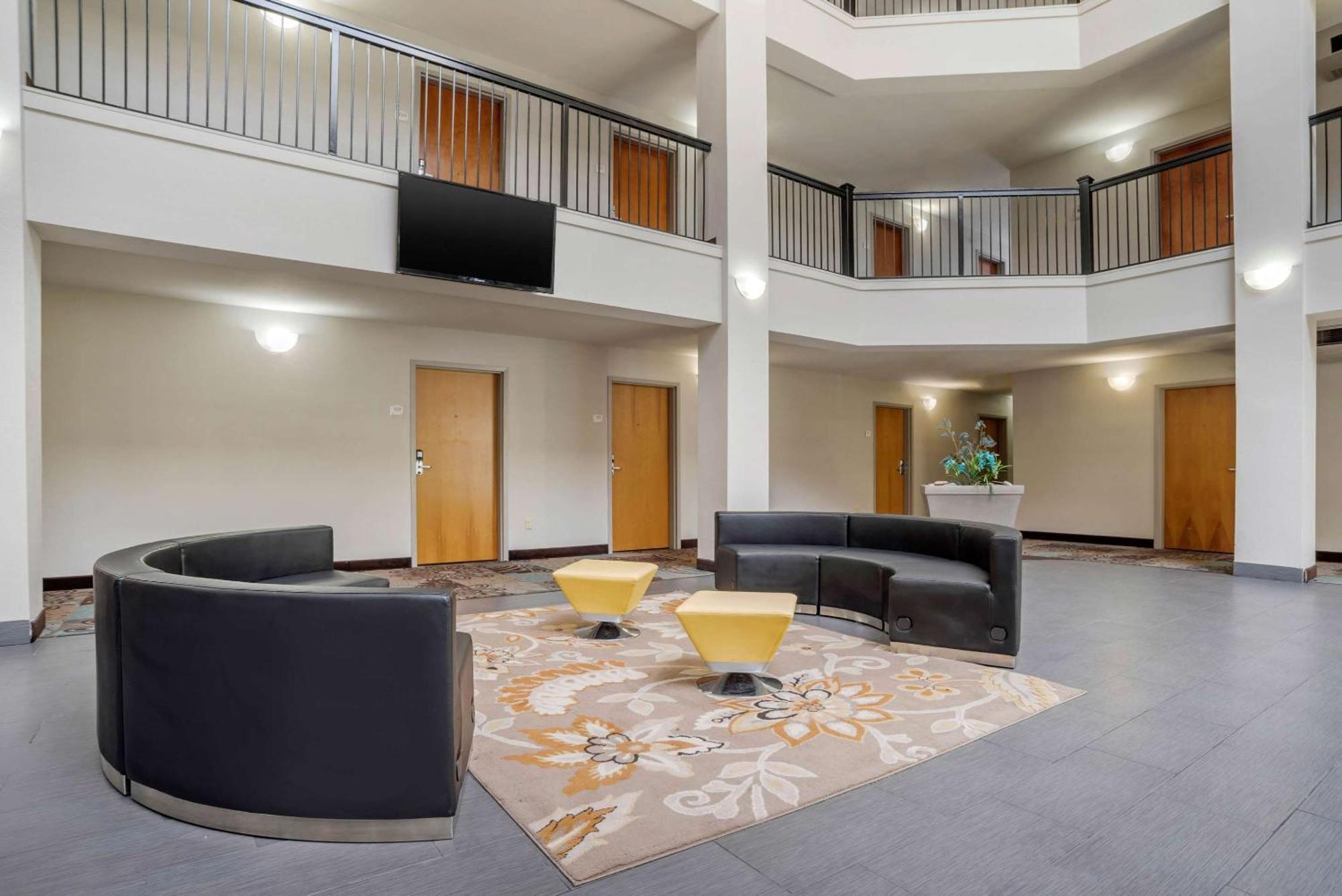 Quality Suites Baton Rouge East - Denham Springs Eksteriør billede