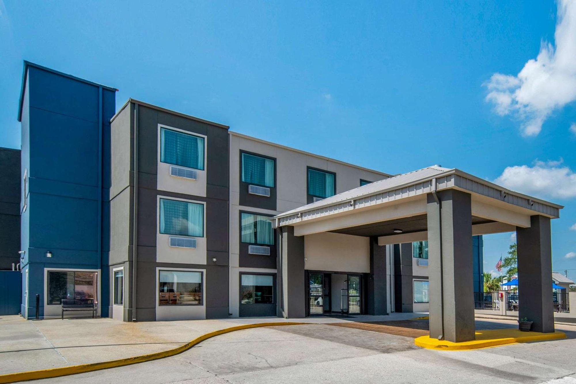 Quality Suites Baton Rouge East - Denham Springs Eksteriør billede